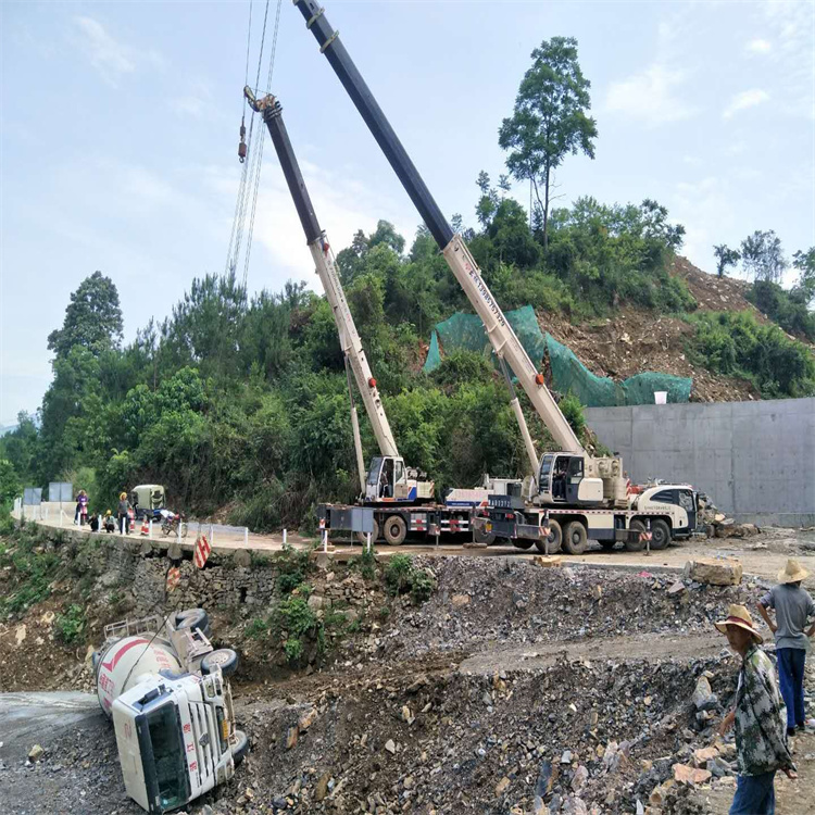 唐山丰润汽车掉沟里叫吊车救援要多少钱