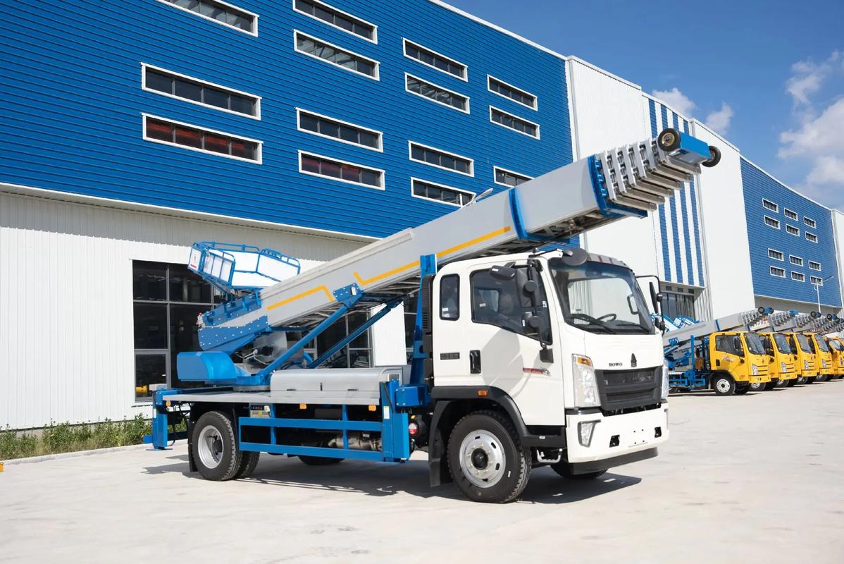 唐山丰润出租云梯车高空作业车 建筑垃圾搬运